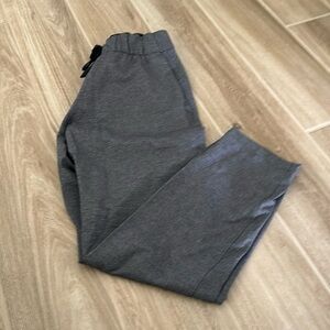 Lululemon ankle length cropped pants